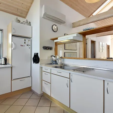 Lothen - 500m From The Sea By Interhome *