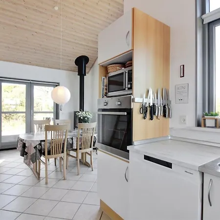 Lothen - 500m From The Sea By Interhome *